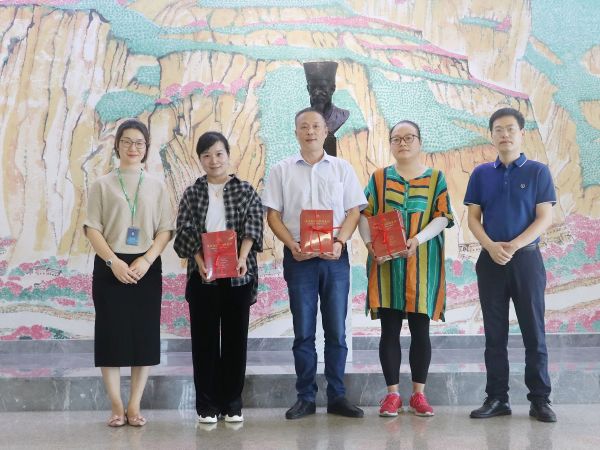 宜兴市壹家壹公益社领导一行来访远东